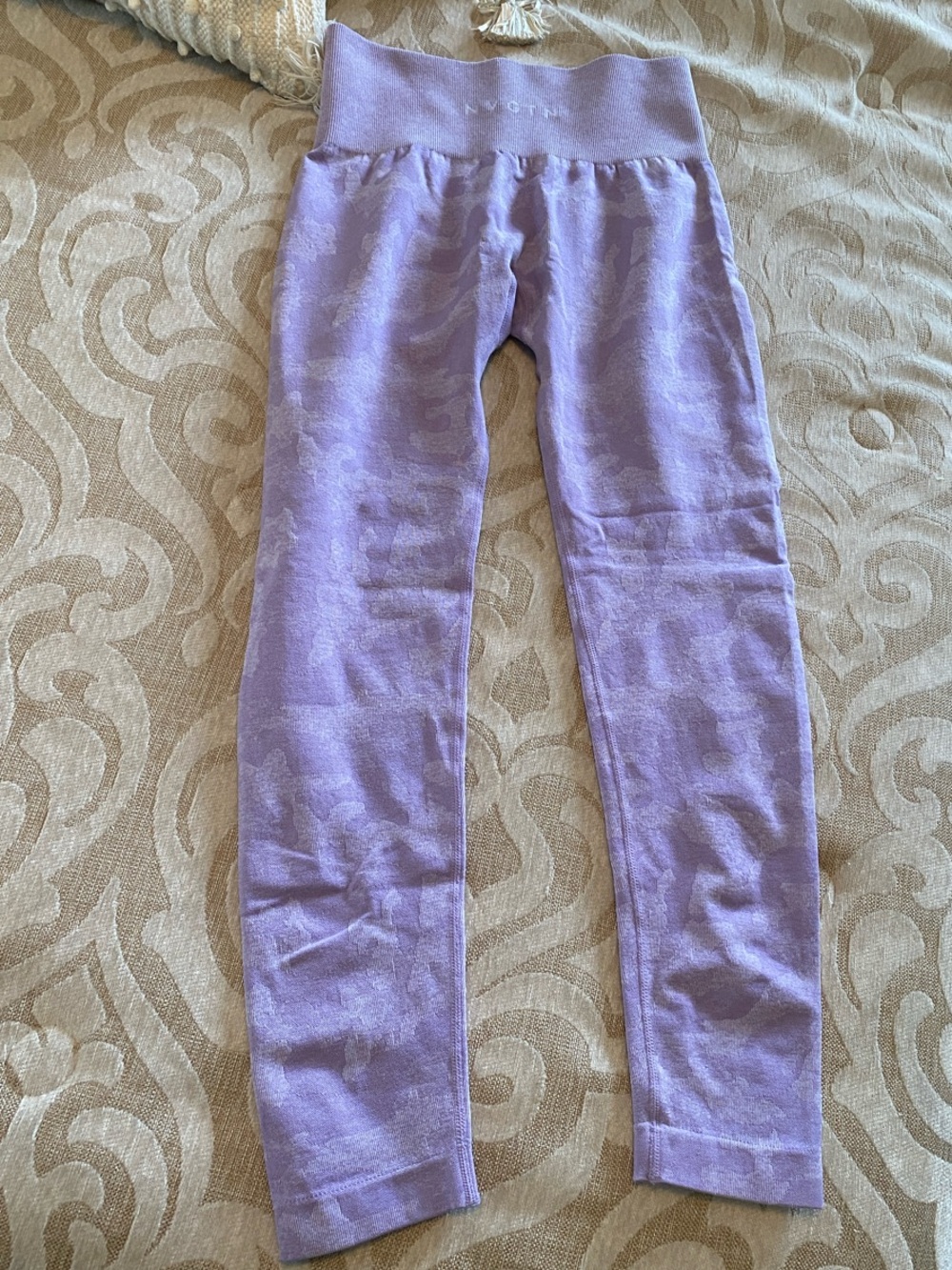 NVGTN Lavender Camo Seamless Leggings Size S High Rise Gym Yoga - Picture 8 of 11